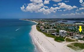 Private Studio 15 -Directly Across From Beach